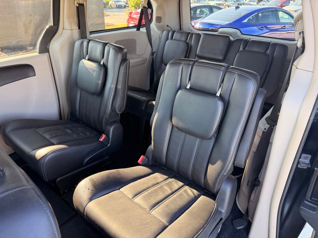 2012 Chrysler Town & Country Touring