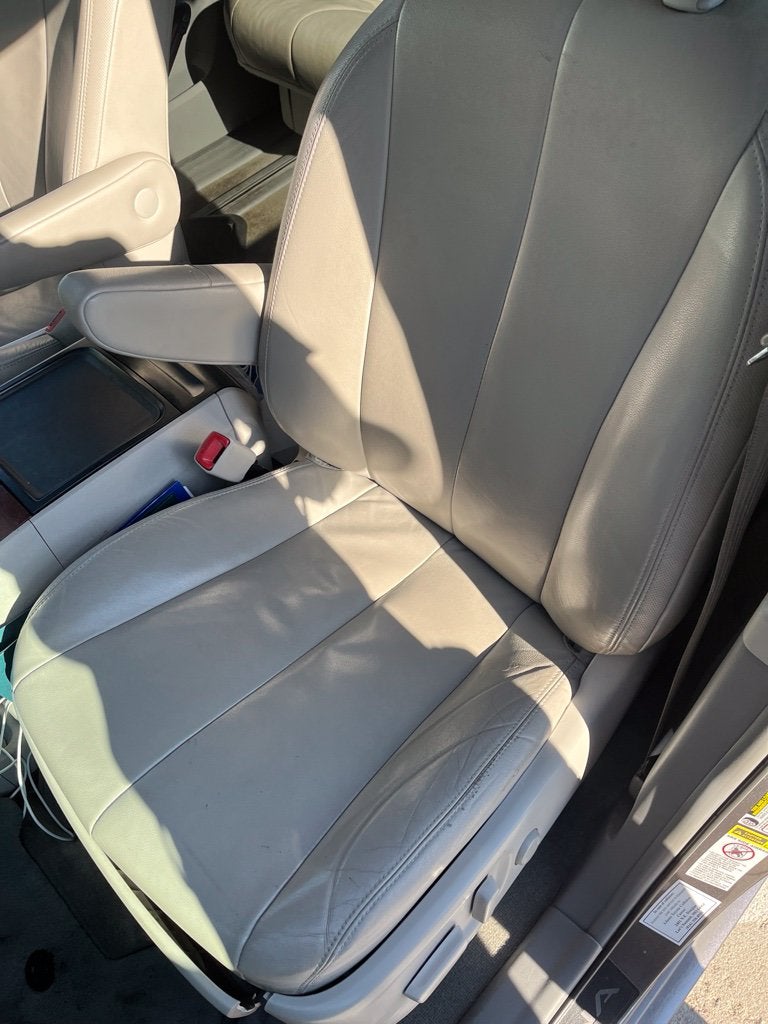 2014 Toyota Sienna XLE 8 Passenger