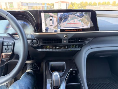 2025 Toyota Crown Signia Limited