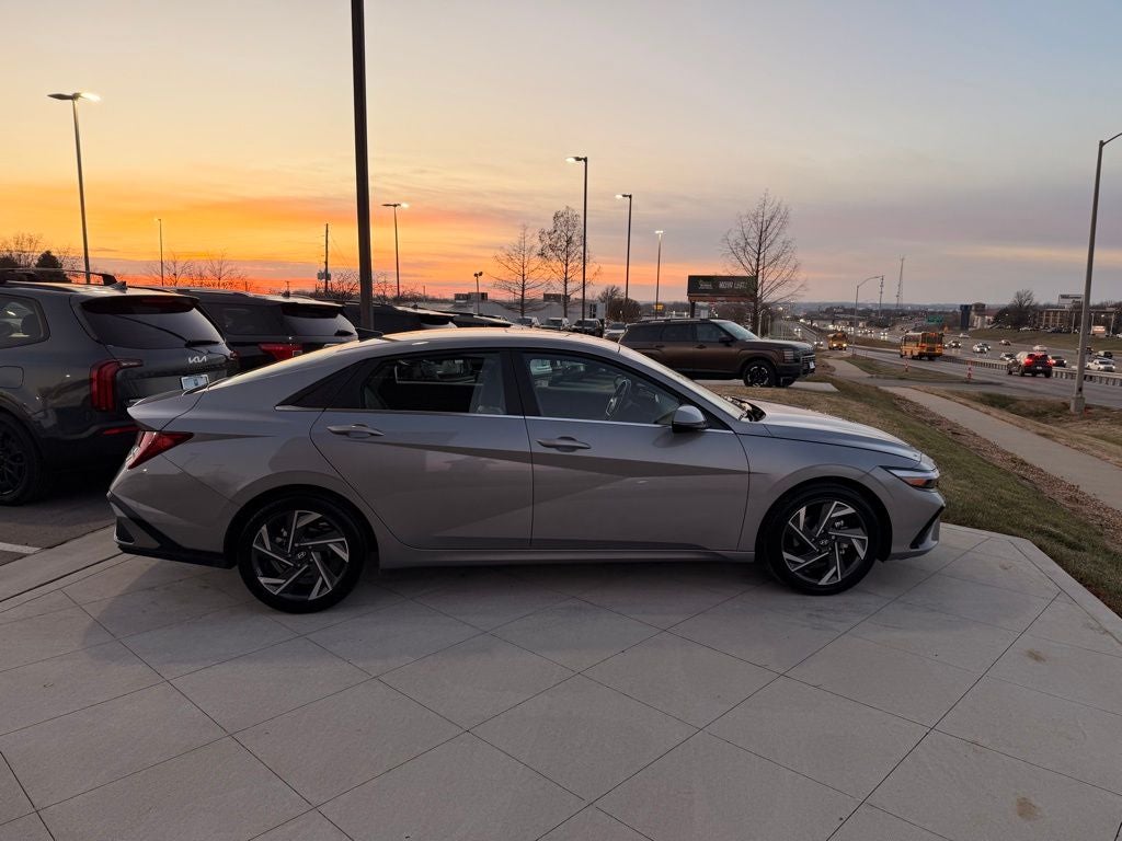 2025 Hyundai Elantra Limited
