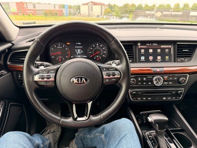2017 Kia Cadenza Technology