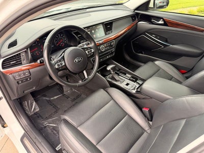2017 Kia Cadenza Technology