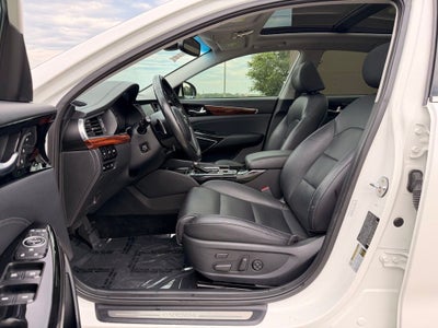 2017 Kia Cadenza Technology