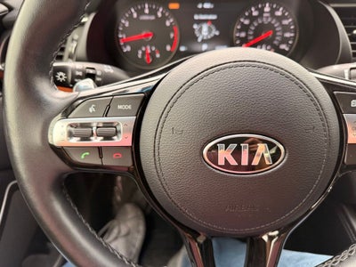 2017 Kia Cadenza Technology