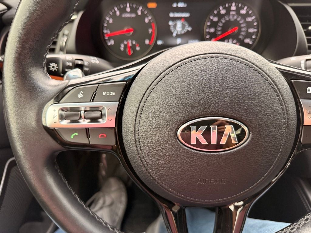 2017 Kia Cadenza Technology