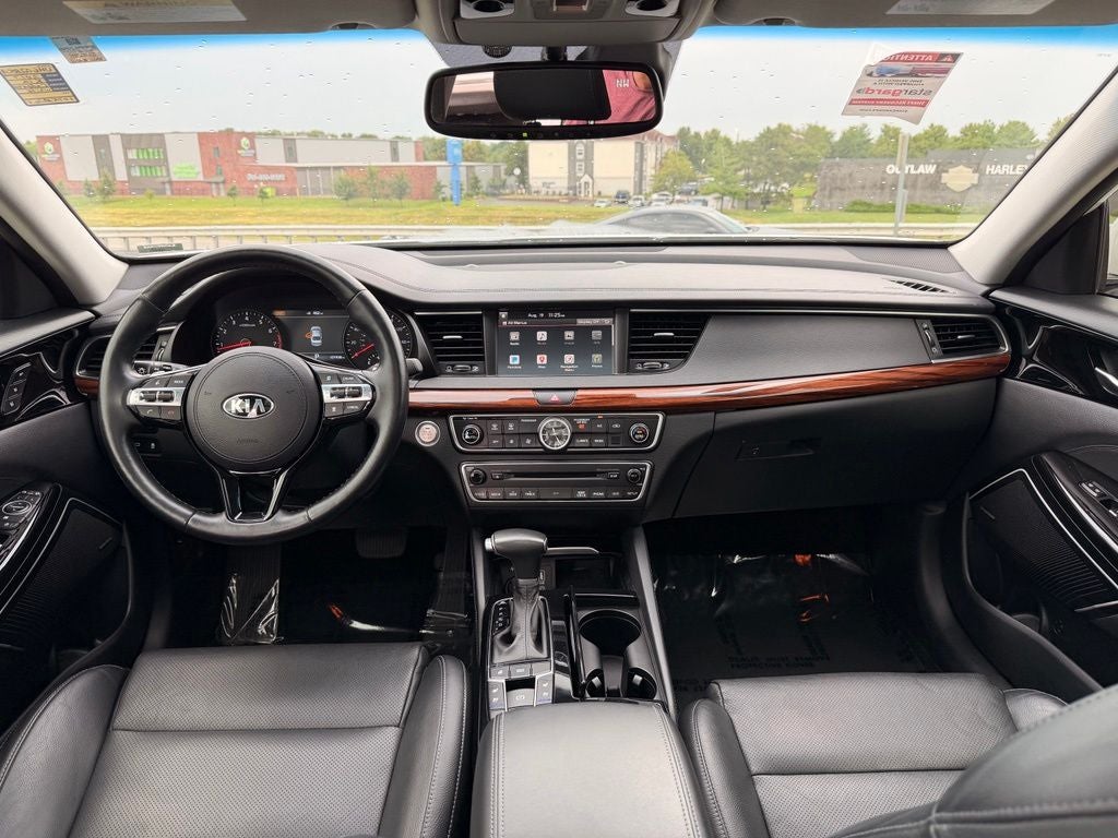 2017 Kia Cadenza Technology