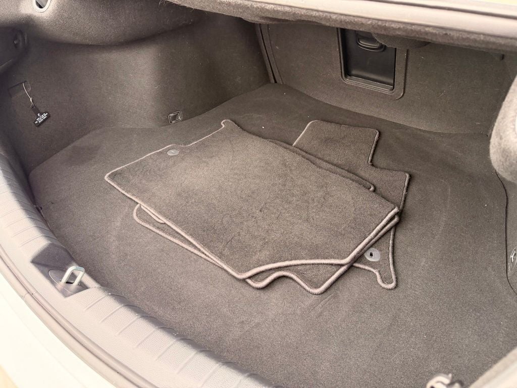 2017 Kia Cadenza Technology