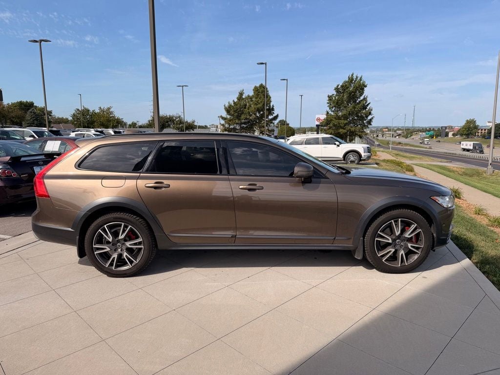 2017 Volvo V90 Cross Country T6 AWD