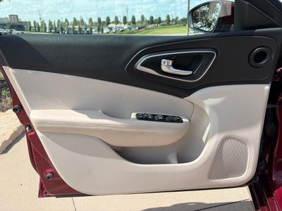 2015 Chrysler 200 Limited