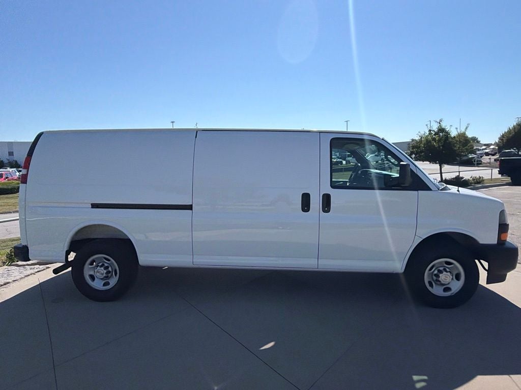 2025 Chevrolet Express 2500 Work Van Cargo