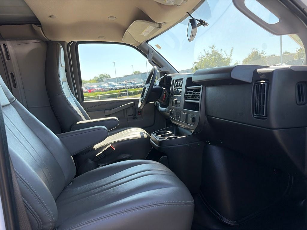 2025 Chevrolet Express 2500 Work Van Cargo