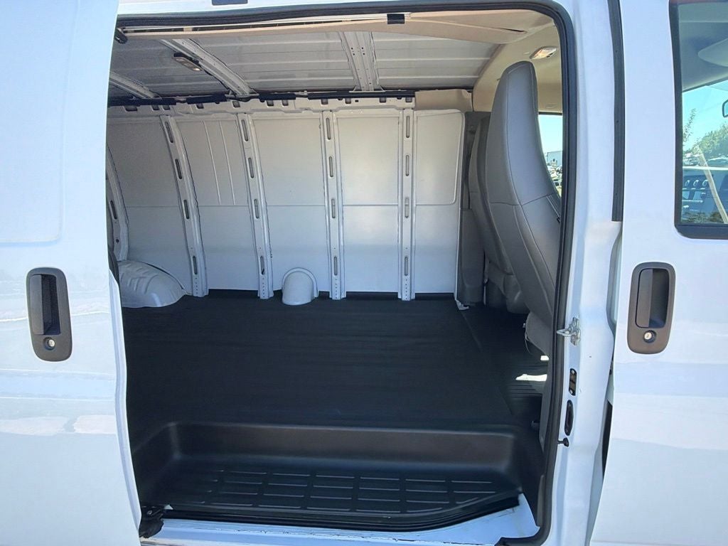 2025 Chevrolet Express 2500 Work Van Cargo