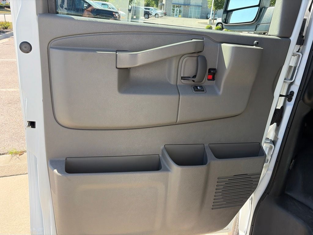 2025 Chevrolet Express 2500 Work Van Cargo