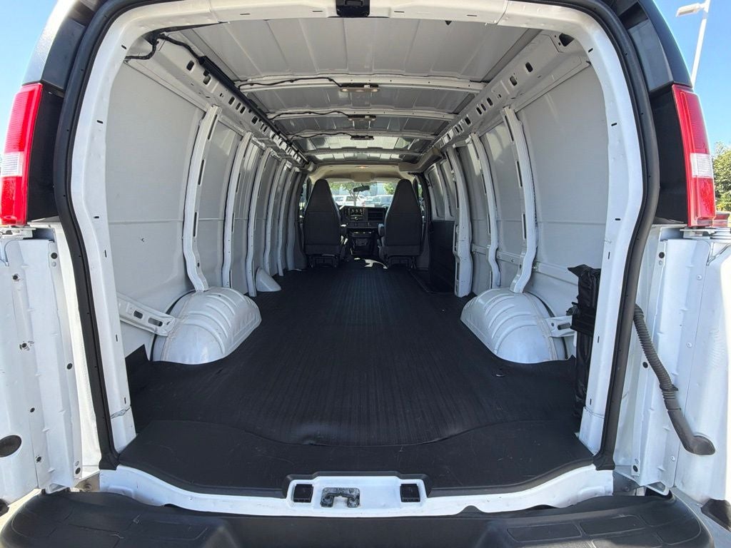 2025 Chevrolet Express 2500 Work Van Cargo