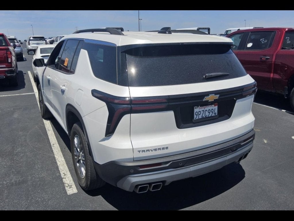 2025 Chevrolet Traverse LT
