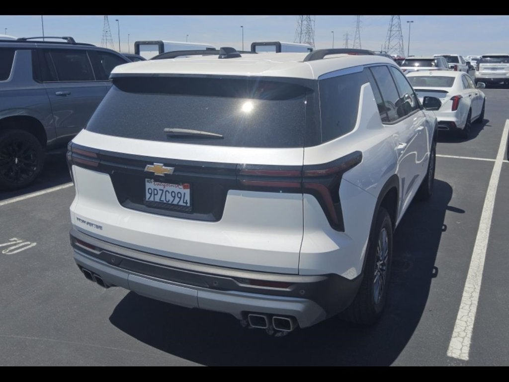 2025 Chevrolet Traverse LT
