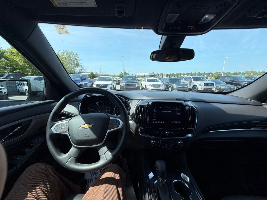 2023 Chevrolet Traverse LT Leather