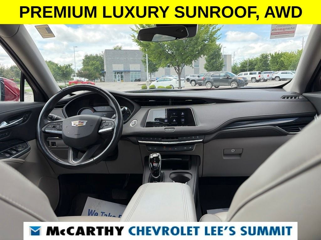 2023 Cadillac XT4 Premium Luxury