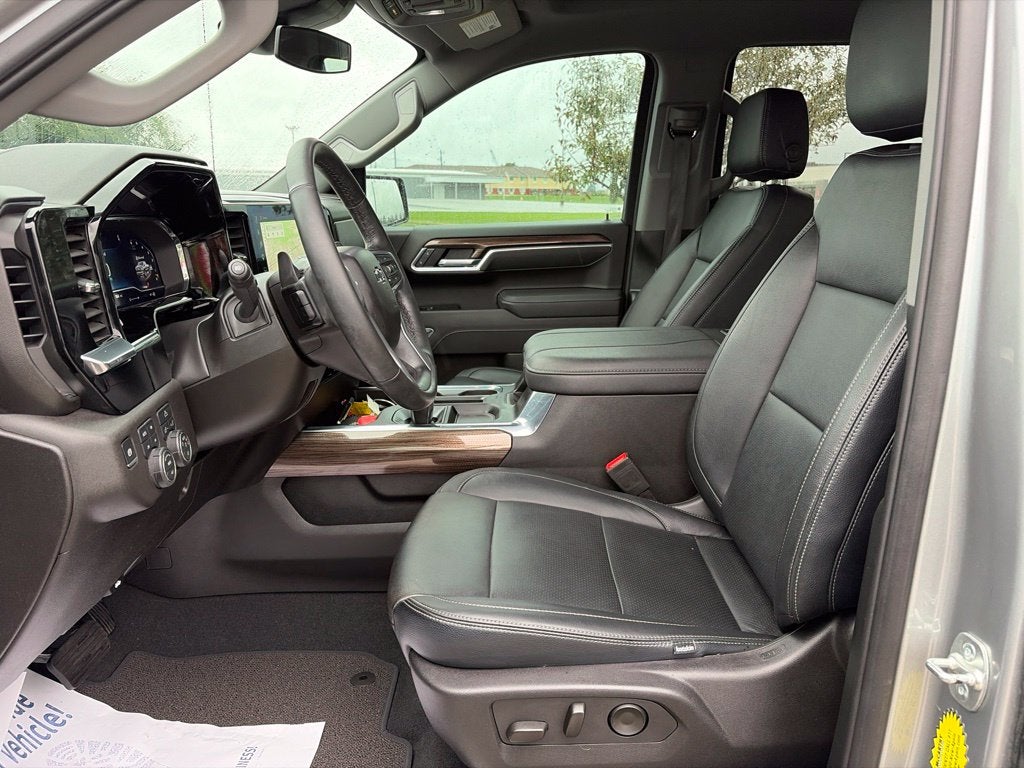 2025 Chevrolet Silverado 1500 RST