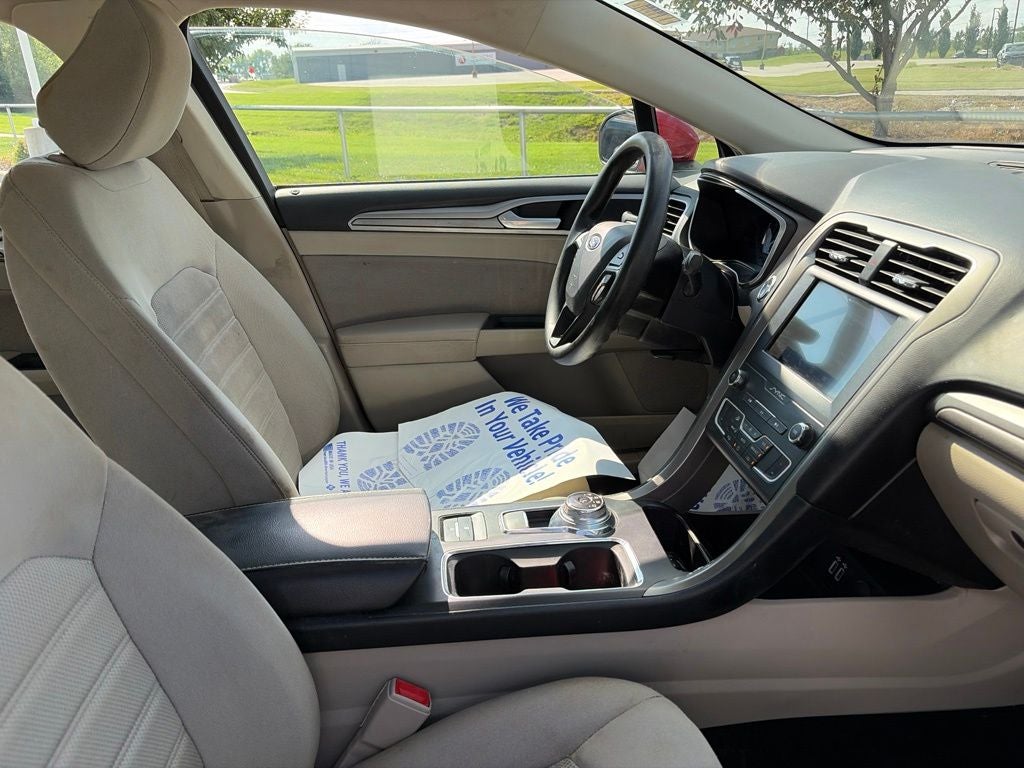 2020 Ford Fusion SE