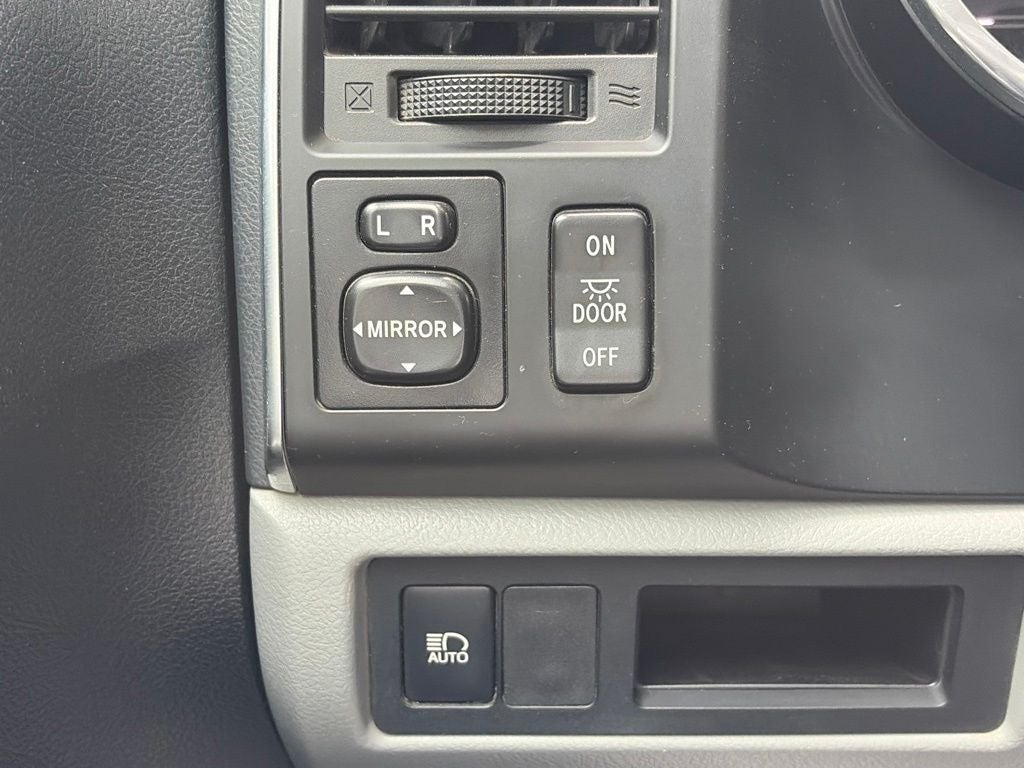 2019 Toyota Sequoia SR5 5.7L