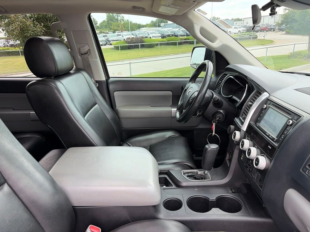 2019 Toyota Sequoia SR5 5.7L