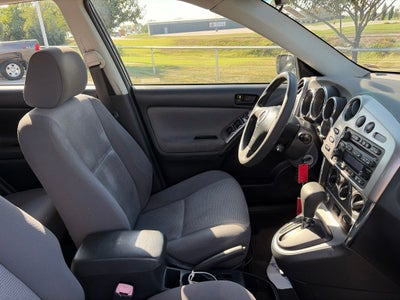 2005 Pontiac Vibe Base