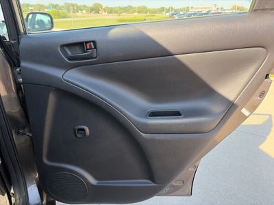 2005 Pontiac Vibe Base