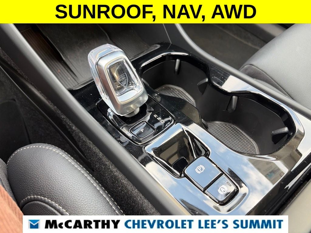 2025 Volvo XC40 B5 Plus Bright Theme