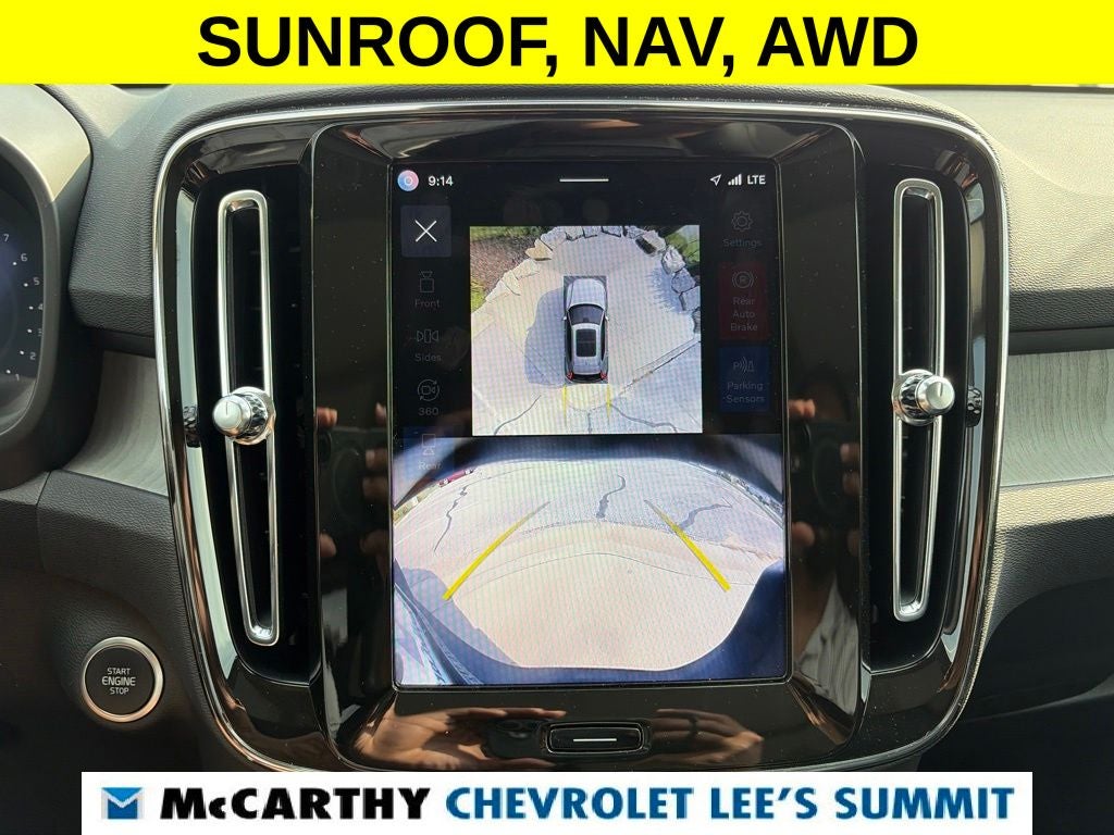 2025 Volvo XC40 B5 Plus Bright Theme