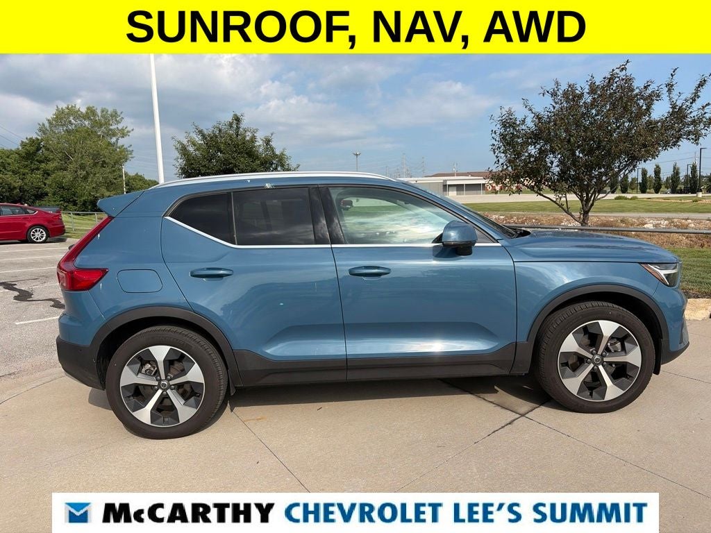 2025 Volvo XC40 B5 Plus Bright Theme