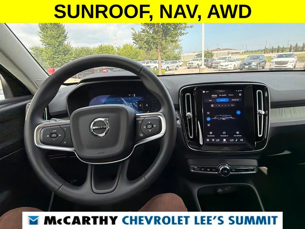 2025 Volvo XC40 B5 Plus Bright Theme