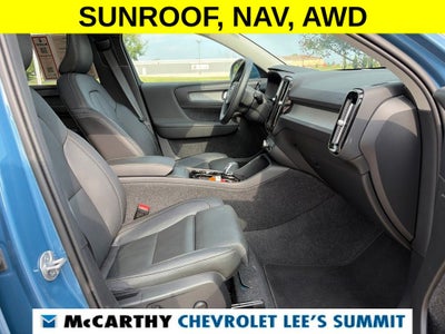 2025 Volvo XC40 B5 Plus Bright Theme