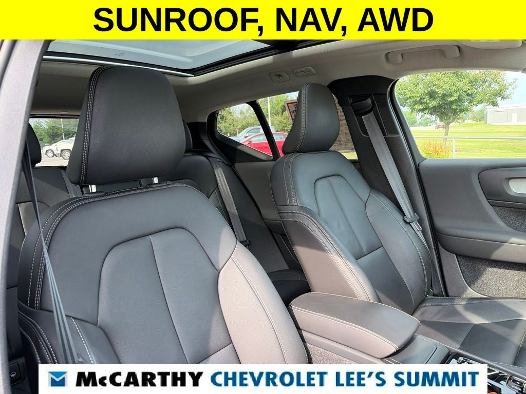 2025 Volvo XC40 B5 Plus Bright Theme