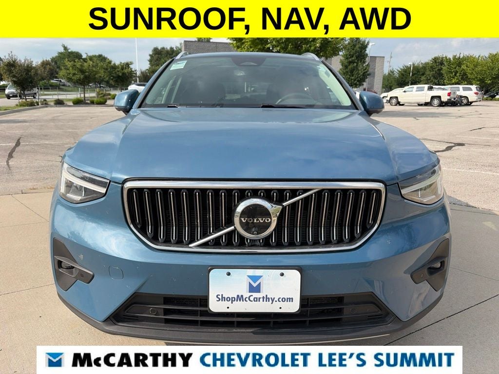 2025 Volvo XC40 B5 Plus Bright Theme