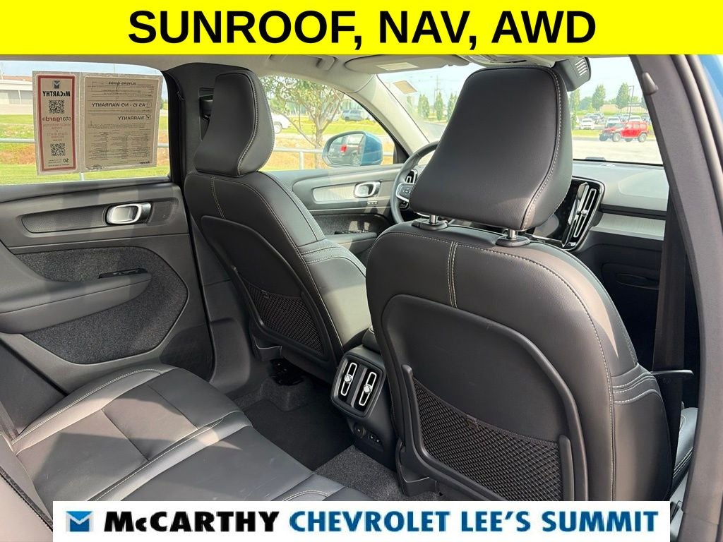 2025 Volvo XC40 B5 Plus Bright Theme