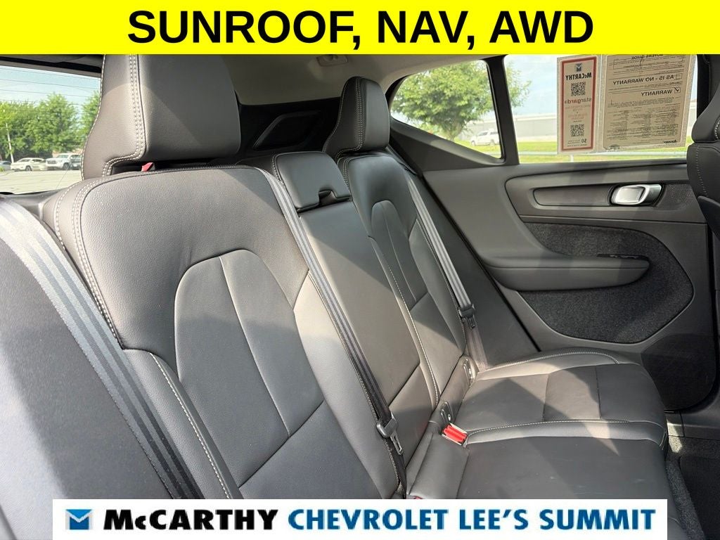2025 Volvo XC40 B5 Plus Bright Theme
