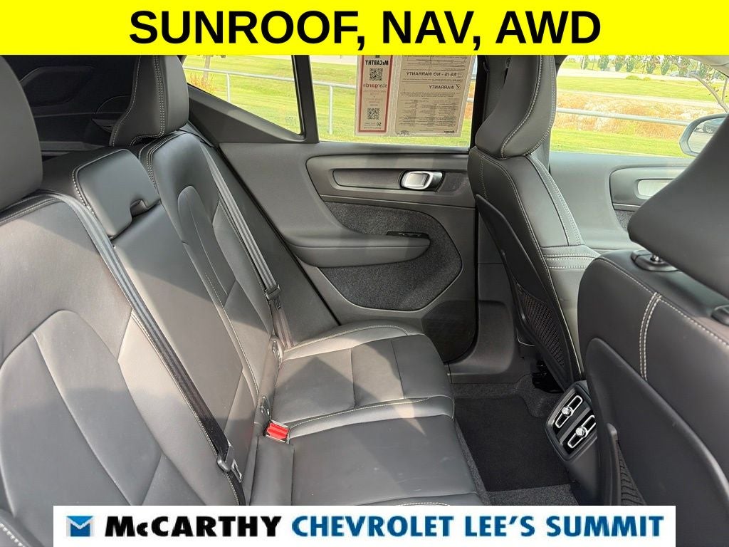 2025 Volvo XC40 B5 Plus Bright Theme