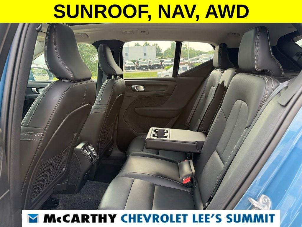 2025 Volvo XC40 B5 Plus Bright Theme
