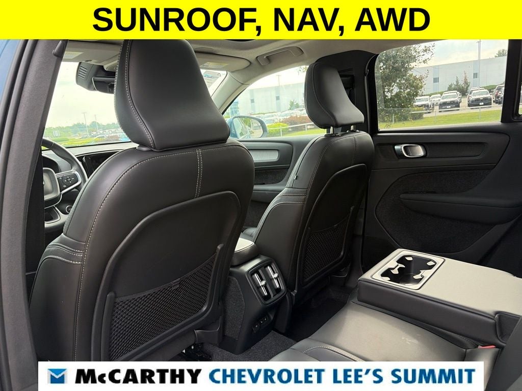 2025 Volvo XC40 B5 Plus Bright Theme