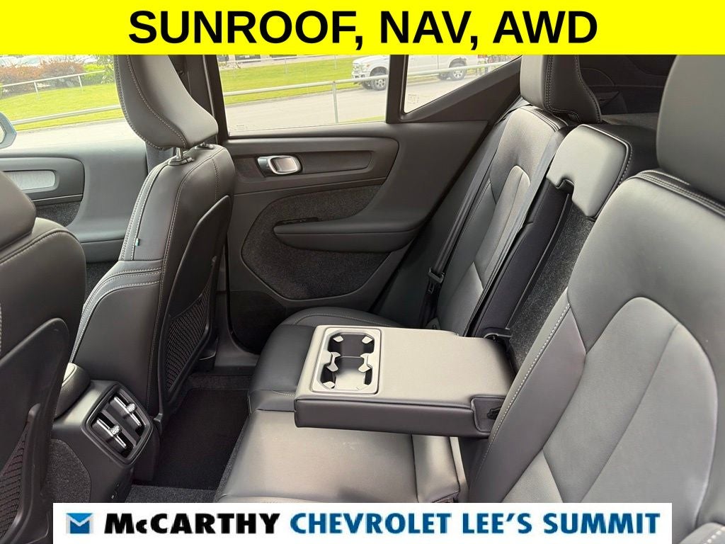2025 Volvo XC40 B5 Plus Bright Theme