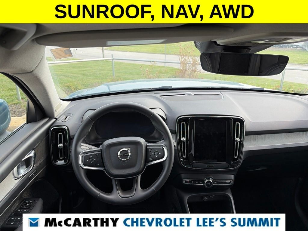 2025 Volvo XC40 B5 Plus Bright Theme