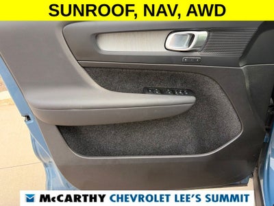 2025 Volvo XC40 B5 Plus Bright Theme