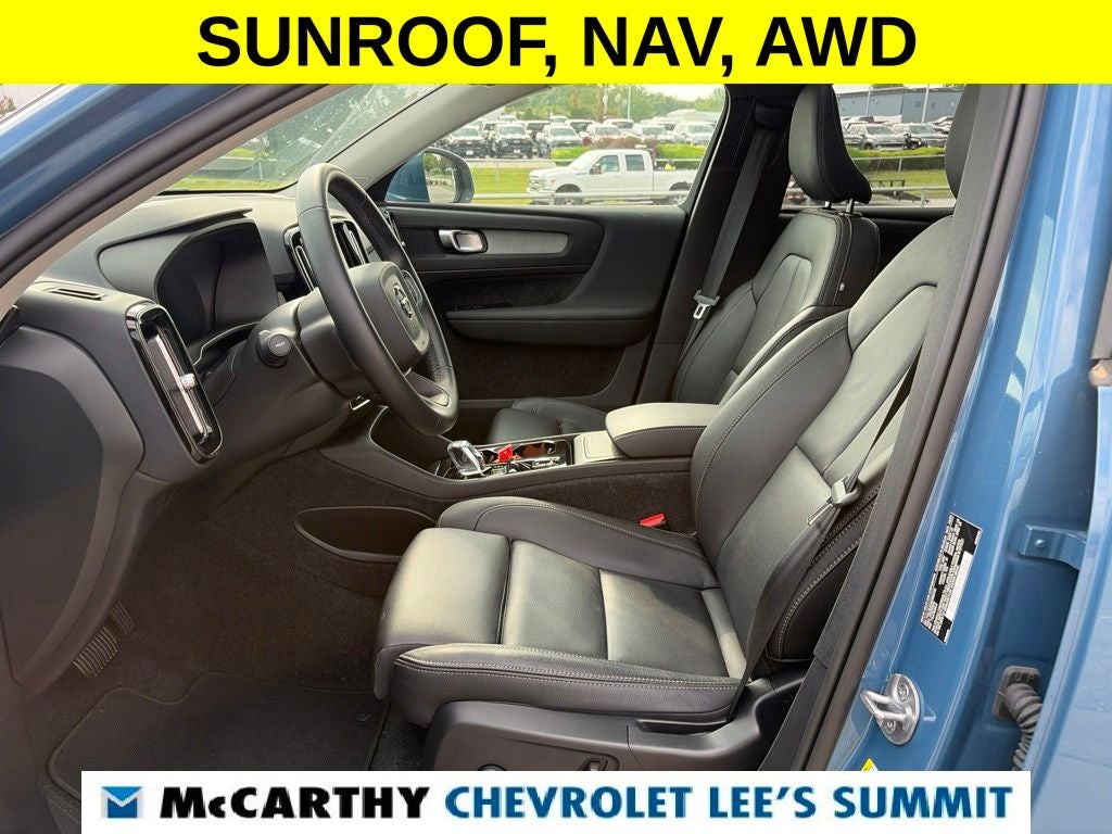 2025 Volvo XC40 B5 Plus Bright Theme