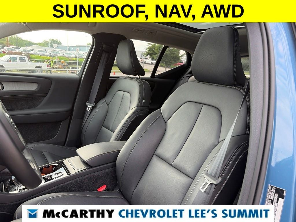 2025 Volvo XC40 B5 Plus Bright Theme