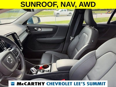 2025 Volvo XC40 B5 Plus Bright Theme