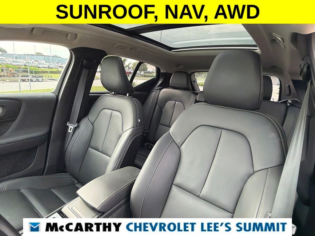 2025 Volvo XC40 B5 Plus Bright Theme