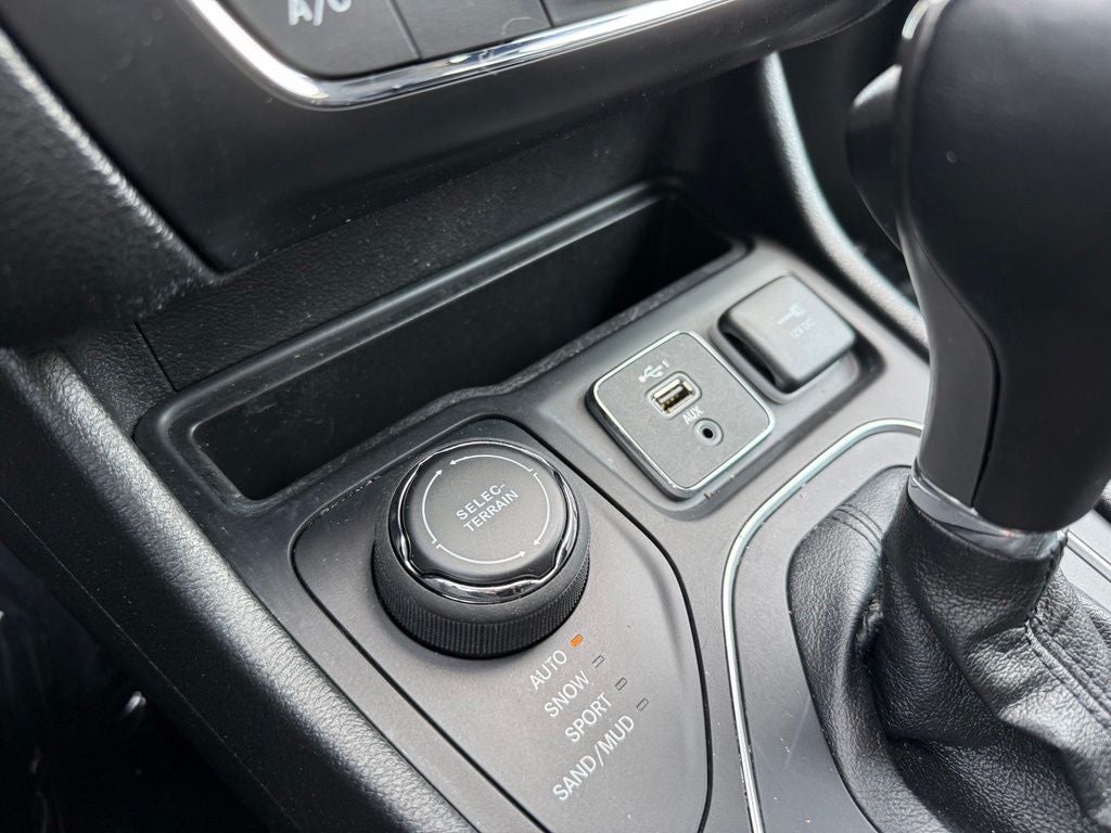 2022 Jeep Cherokee Latitude Lux