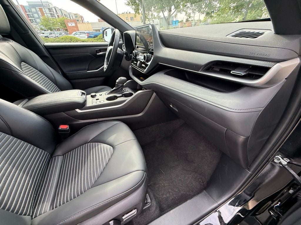2025 Toyota Highlander XSE