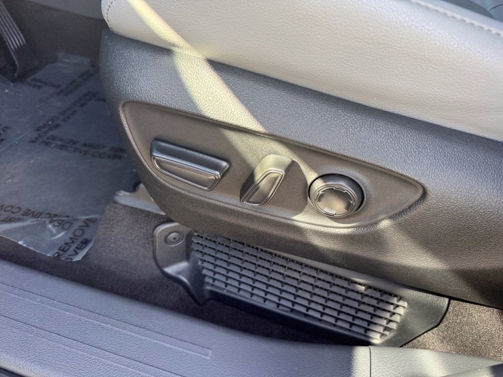 2024 Toyota Sienna Limited 7 Passenger